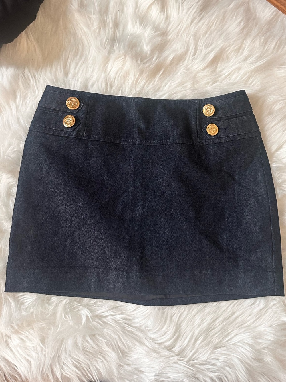 Express Women’s Denim Mini Skirt Size 4 Dark Wash Gold Button Detail